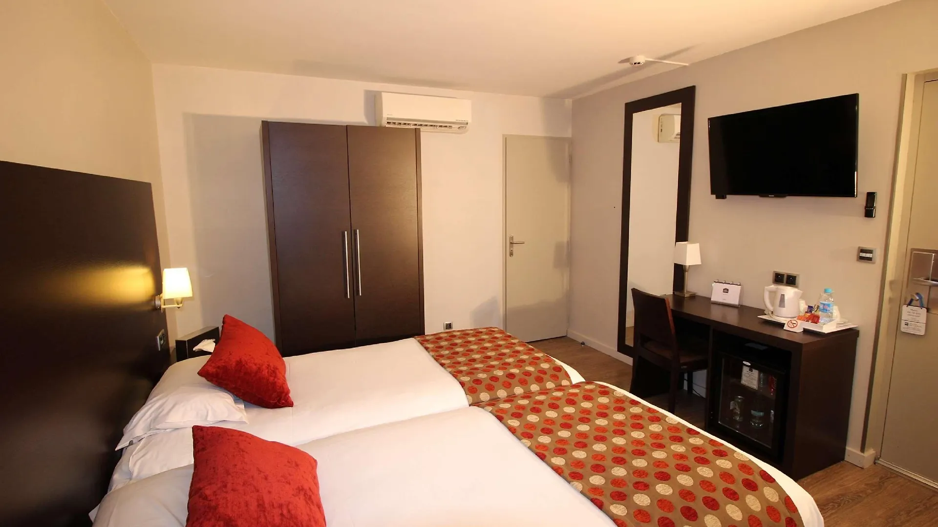Best Western Hotel Des Barolles - Lyon Sud Brignais 3*,  Γαλλία