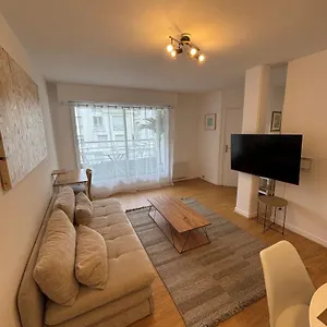 F2 Lumineux Au Coeur Du Vieux Appartement