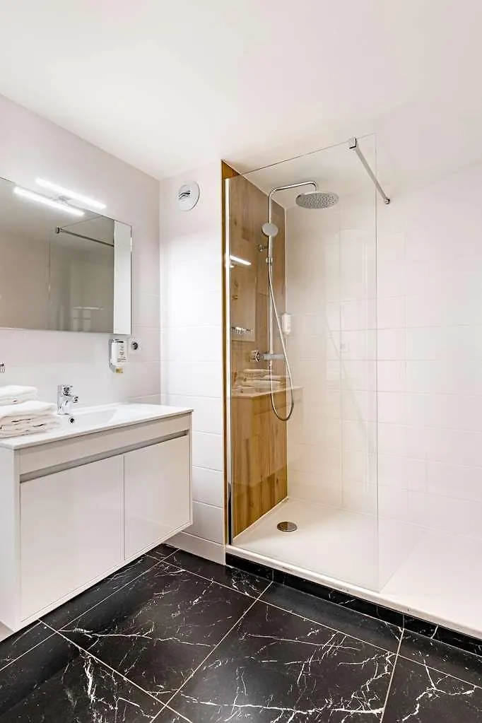 *** Hotel Best Western Hôtel des Barolles - Lyon Sud Brignais France