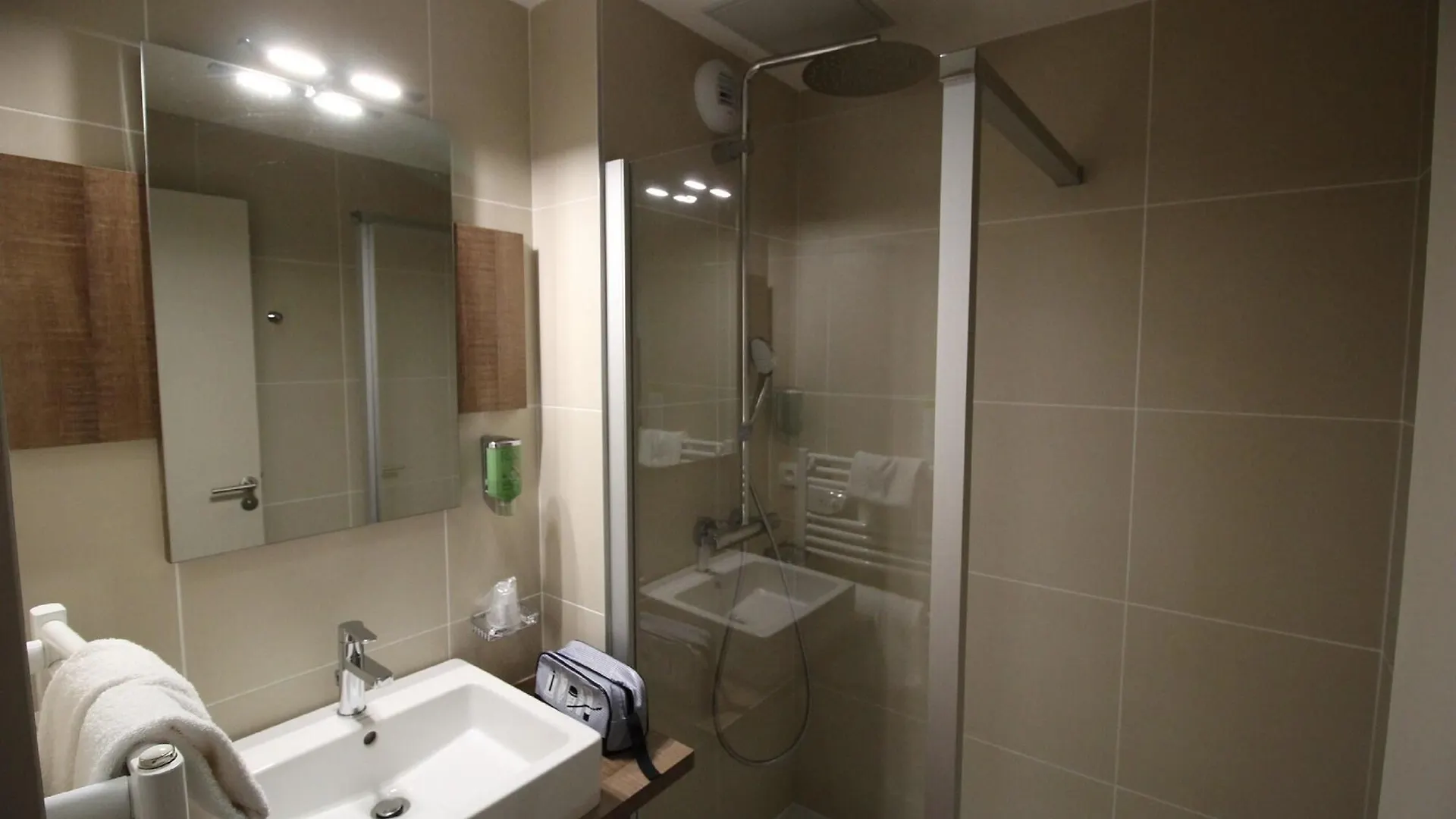 Best Western Hôtel des Barolles - Lyon Sud Brignais Hotel