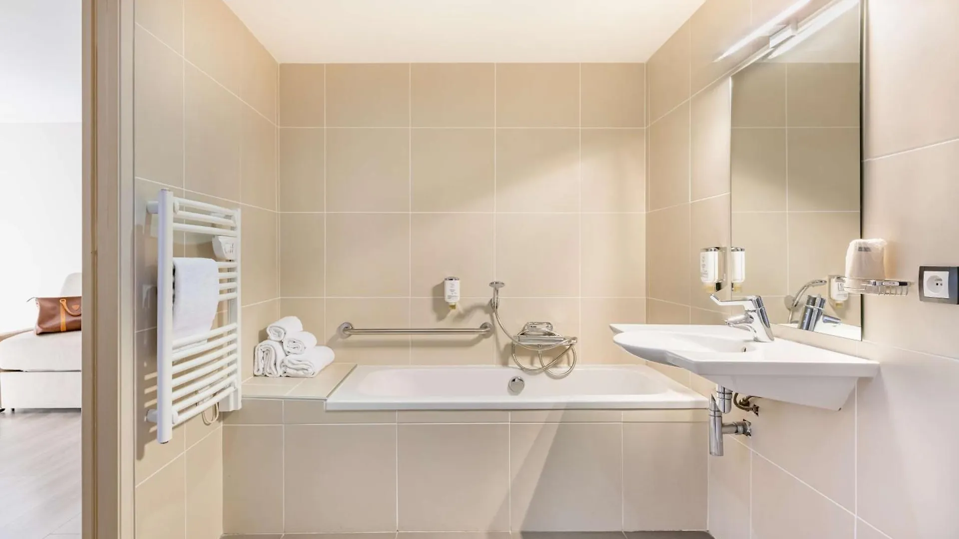 Best Western Hôtel des Barolles - Lyon Sud Brignais