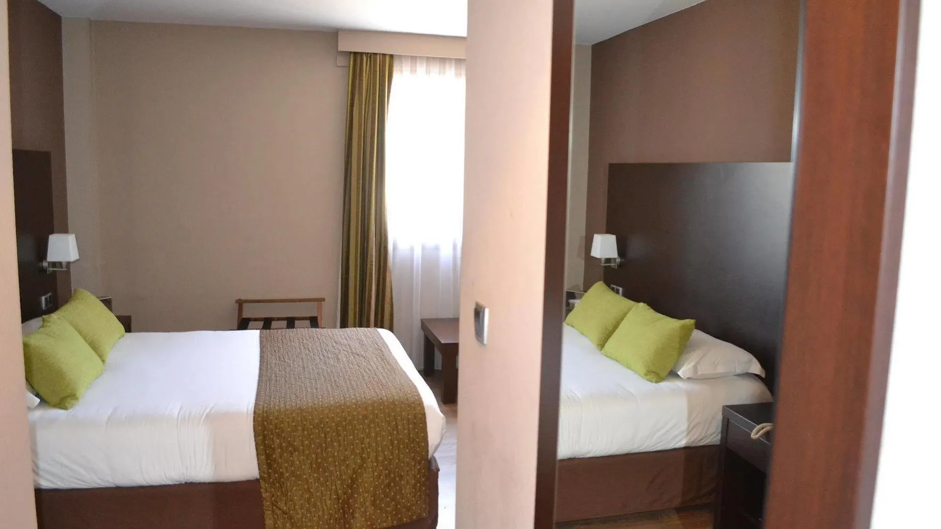*** Hotel Best Western Hôtel des Barolles - Lyon Sud Brignais France