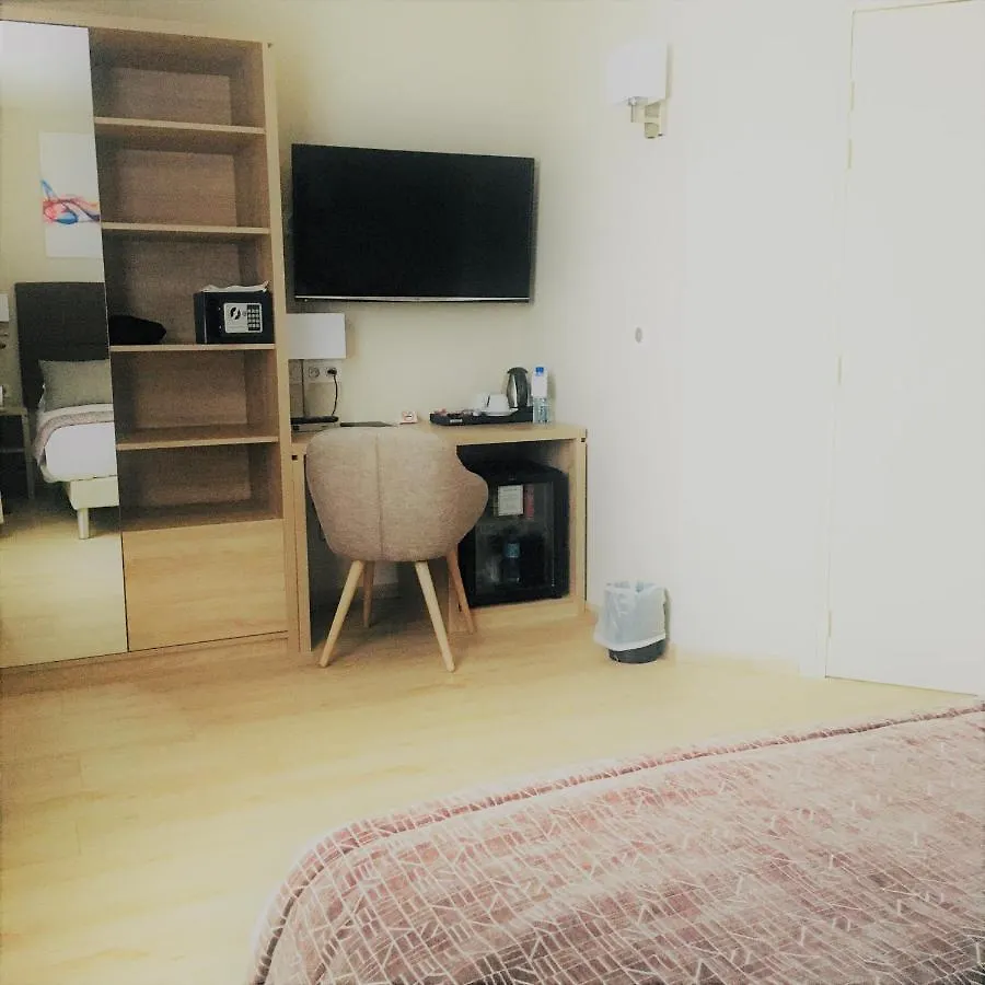 Best Western Hôtel des Barolles - Lyon Sud Brignais 3*,